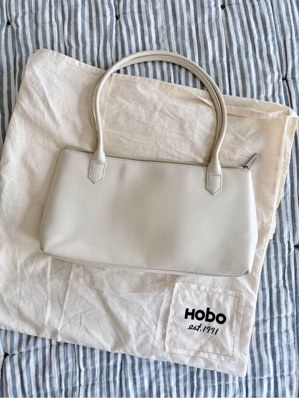 Hobo Cream Leather Purse
